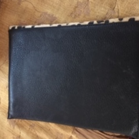 BEAUTIFUL LEOPARD AND BLACK CLUTCH EXCELLENT CONDITION - Picture 3 of 6